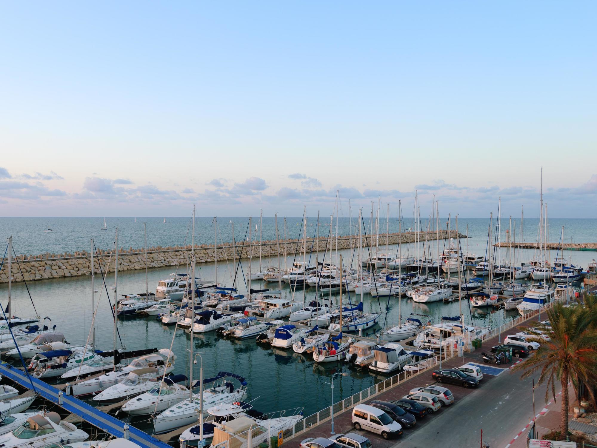 Herods Herzliya Hotel By The Beach Экстерьер фото